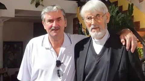 FAMILIA FUENTE REAL. PADRE STEPHEN HARNEY. BENDICI...