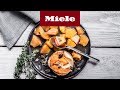 Rezept: Quark-Soufflé mit marinierten Pfirsichen I Miele