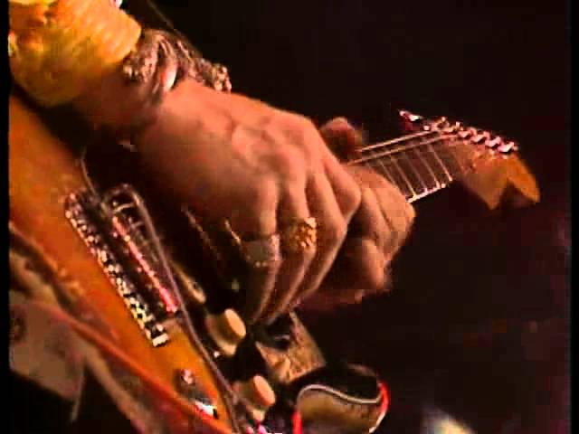 Stevie Ray Vaughan & Double Trouble - Scuttle Buttin'
