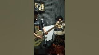 Rayyan dan Pijar Jamming The Jansen - Langit Tak Seharusnya Biru