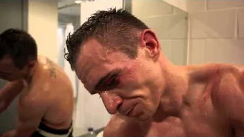 NEIL PERKINS OUTPOINTS ERICK OCHIENG AT ECHO ARENA...