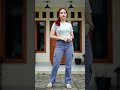 Celana HighWaist Cutbray Cargo dengan model kekinian yang bikin kaki terlihat lebih jenjang.