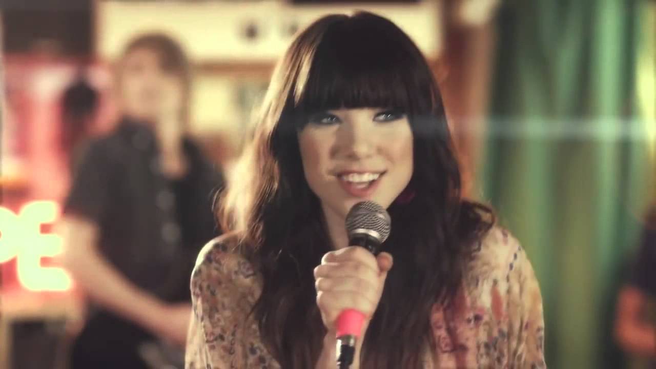 Carly Rae Jepsen Call Me Maybe - YouTube