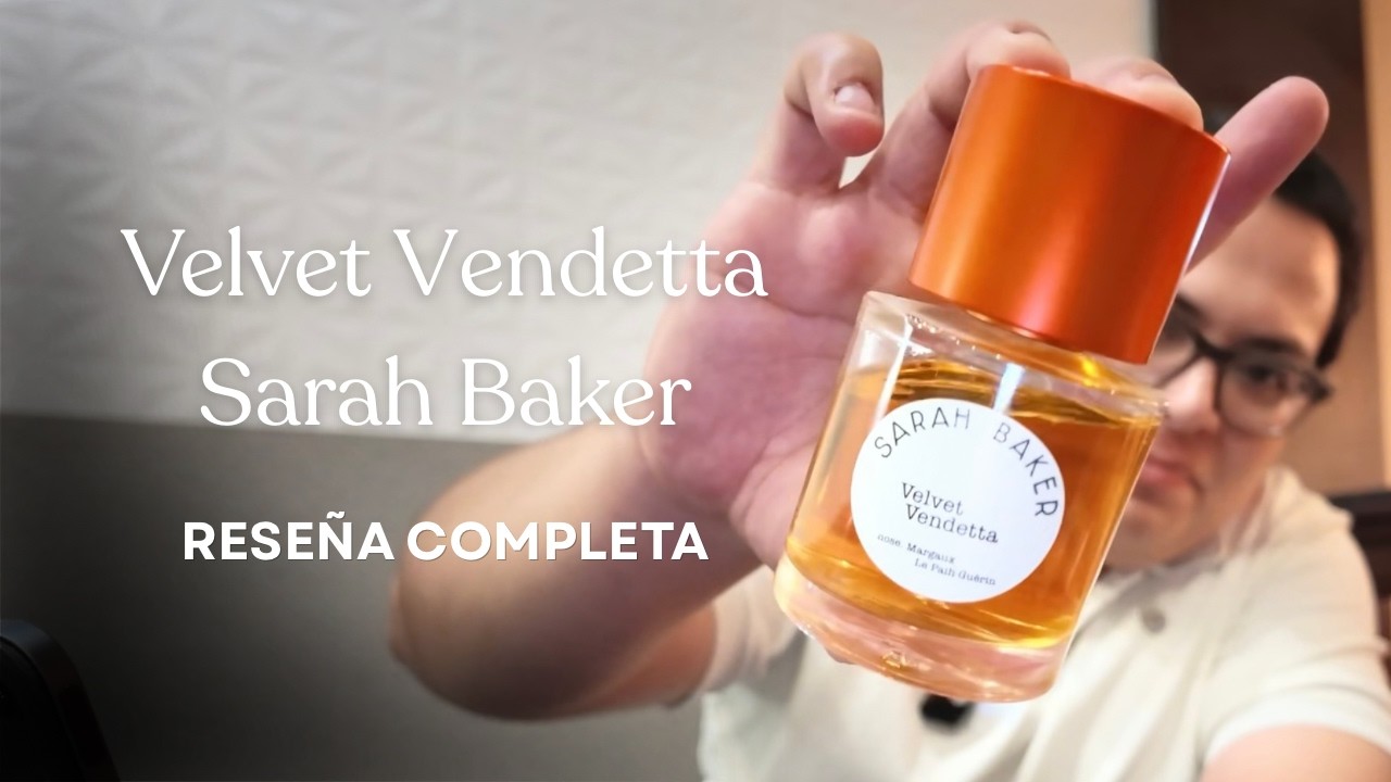 Velvet Vendetta de Sarah Baker: la fragancia que huele a pólvora, bourbon y vainilla sin modales