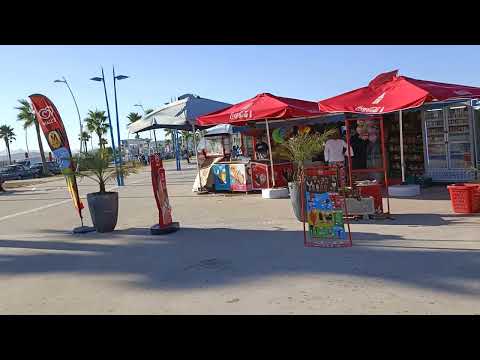 كورنيش مدينة مرتيل و أجواء صيفية رائعة من حيث الزوار و الشواطئ الساحرة و مارحبا بالجميع ديرو اللايك