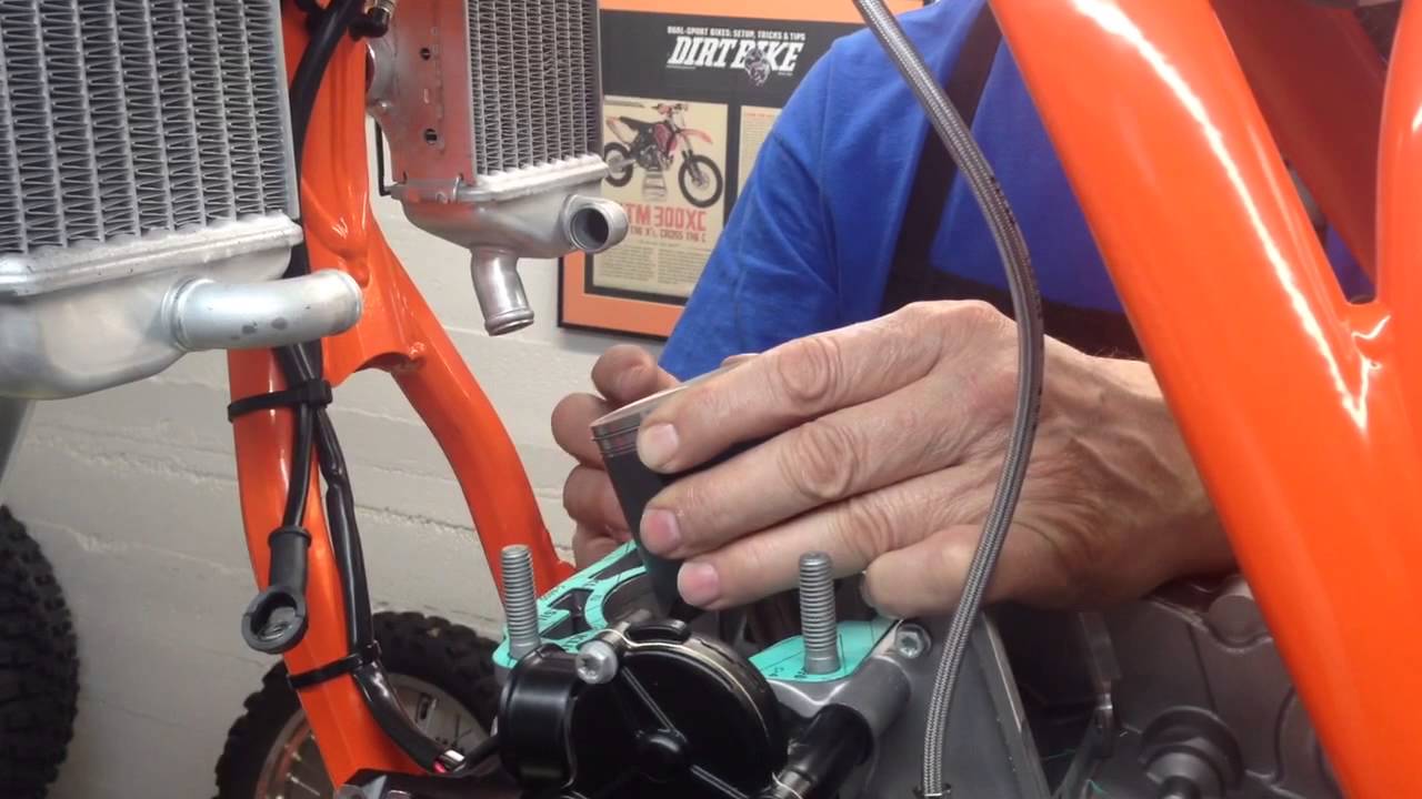 How to Install a 2 Stroke Cylinder YouTube