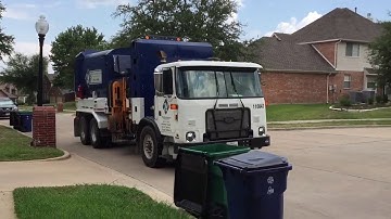 CNG Labrie Automizer Collecting Old IESI Recycling Carts