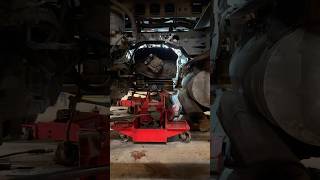 Installing a transmission on semi truck #transmission #clutch #truck #trucks #mechanic #mechaniclife