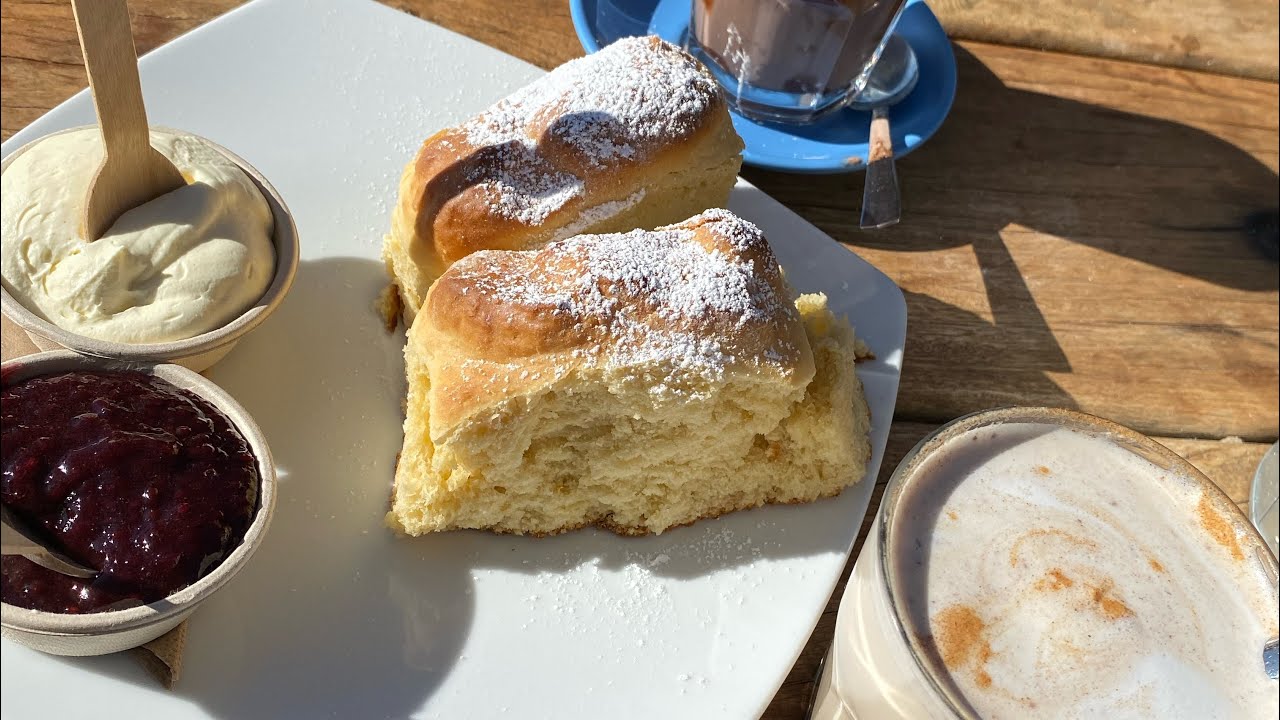 Drive down to the Megalong Valley in the Blue Mountains with me - July 2023 visit tea rooms