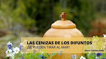 ¿Por qué la gente echa cenizas en el agua?