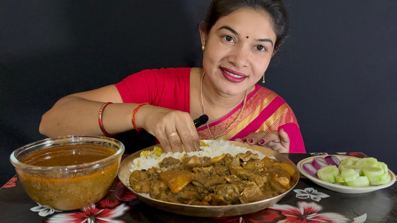 Eating,Rice,DesiiMurgiirJhol🥵And Salad🤤🤤