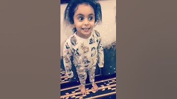 ماشاءالله طفله تقرا سوره المسد 😍😍😍
