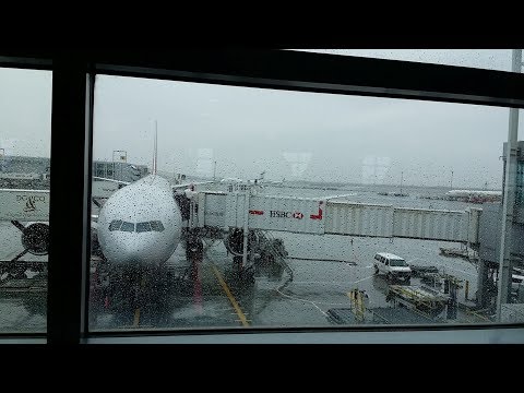Видео: Линии безопасности в аэропорту Джона Ф. Кеннеди самые медленные