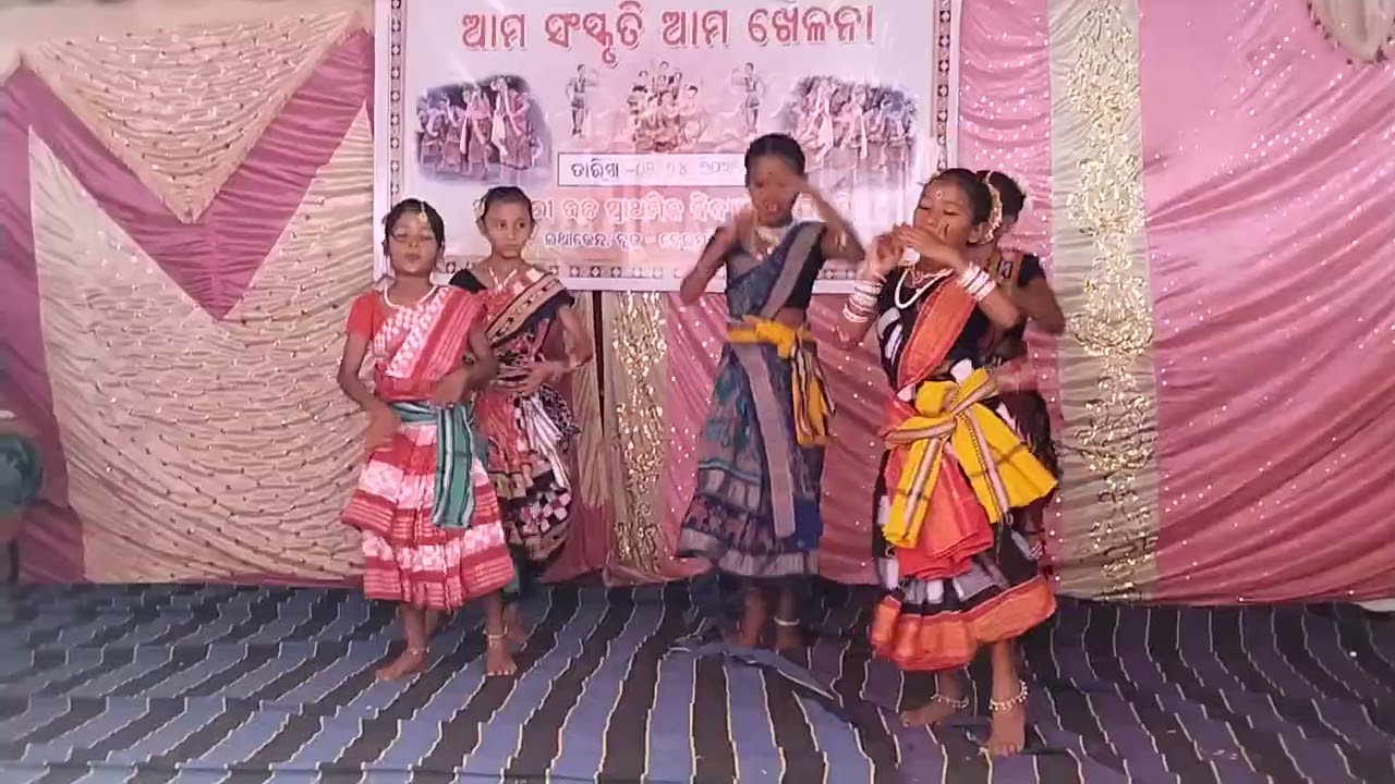 Suna Jhulanare Jhuluchi Dekha Kanhei 