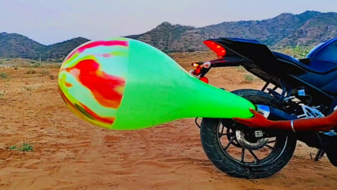 इतना बड़ा गुब्बारा 😱🎈Big Balloon vs Bike🏍️.
