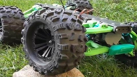 Fully 3D Printed 4x4 RC car by @DukeDoks