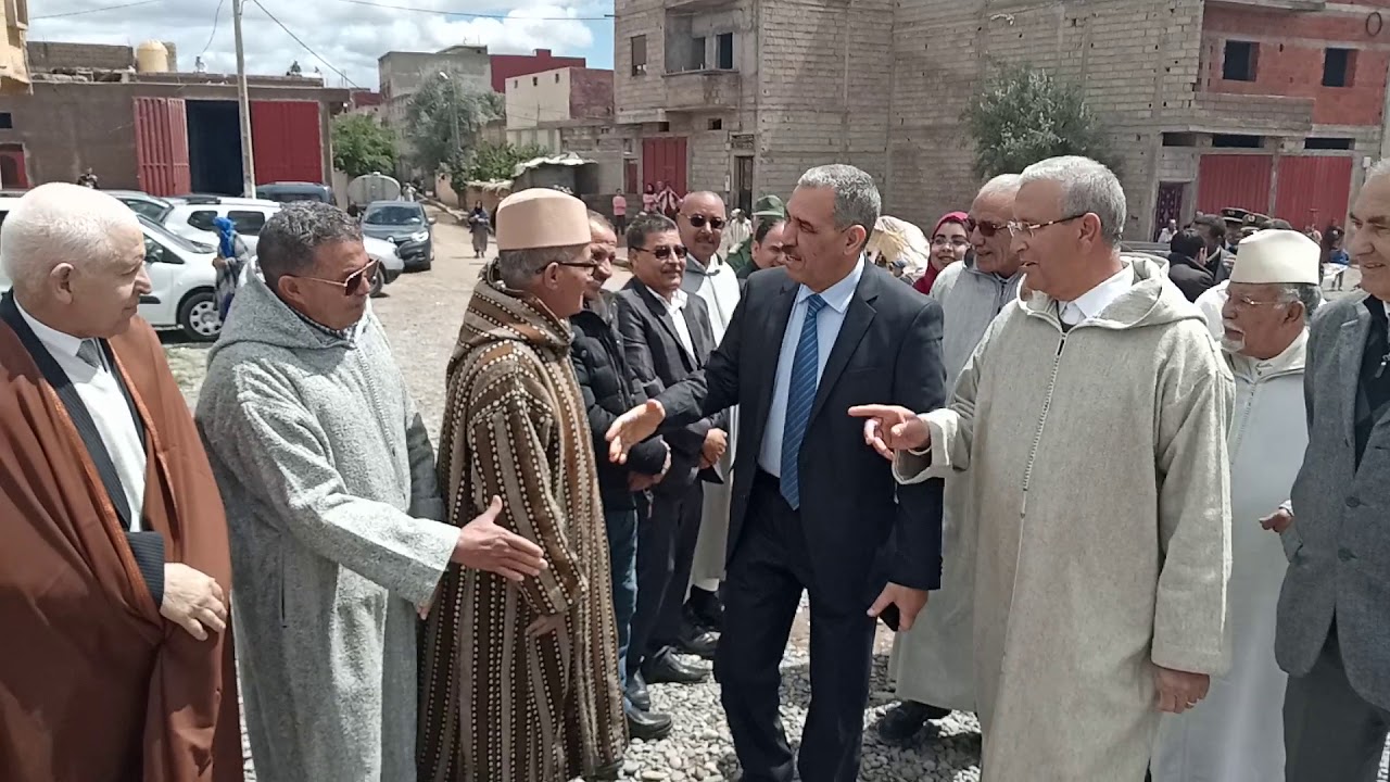 لحظة استقبال عامل الإقليم محمد العطفاوي بضريح مولاي عيسى بن إدريس أيت عتاب
