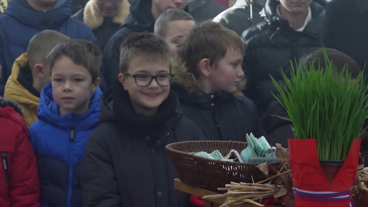 ЛОМЉЕЊЕ ВЕЛИКЕ ЧЕСНИЦЕ СА 3 ДУКАТA ЧОНОПЉА О БОЖИЋУ 2025/2026