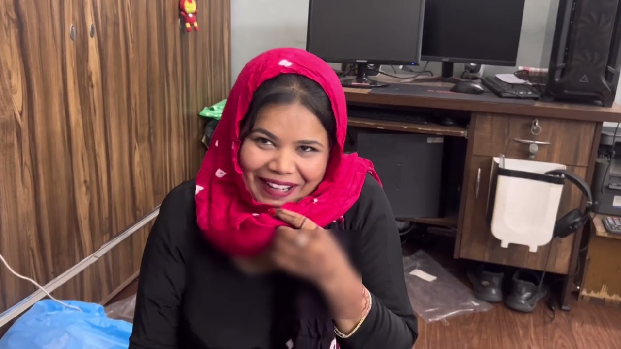 ਚਲਾਕੀ ਨਾਲ ਵੇਚੇ ਕੱਪੜੇ …ਅਖੀਰ ਨੂੰ ਦੇਖੋ ਕਿ ਹੋਇਆ ਚਲਾਕੋ ਨਾਲ 😆#kabbinooh #comedyvideos #punjabicomedy