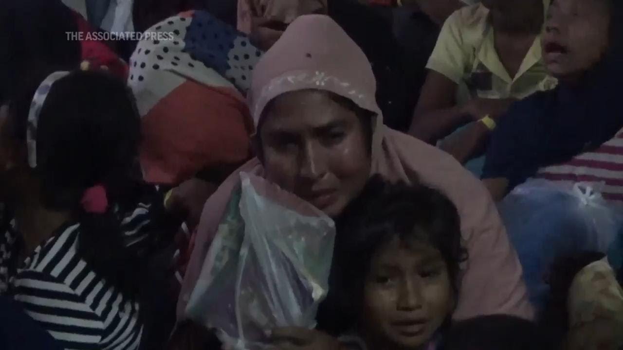 Students force Rohingya refugees out of Indonesia shelter