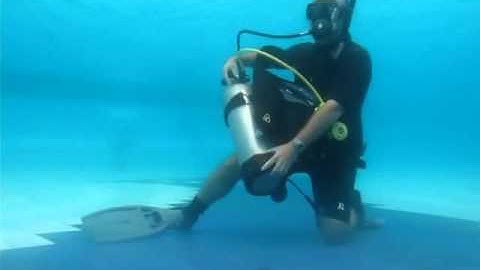 Remove and replace scuba unit underwater
