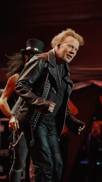 At 63 years old, Axl Rose is in great physical shape while on tour with Guns N’ Roses #gunsnroses