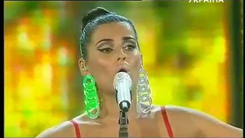 Nelly Furtado - I'm Like a Bird/ Spirit indestructible/ Say it Right LIVE (New wave 2012)