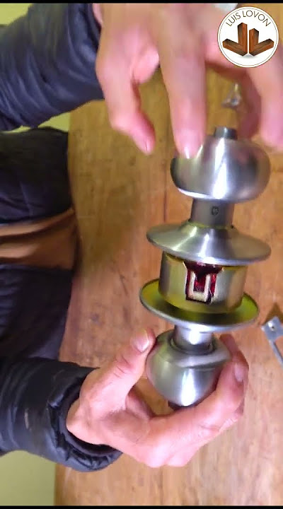 DESARMAR CERRADURA BOLA O POMO IDENTIFICAR LADOS EXTERIOR Y INTERIOR  #carpintero #diy -LUIS LOVON