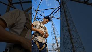 Climbing high to keep the world connected, #Tower #ExtremeJobs #Lineman #EngineeringLife #Heights