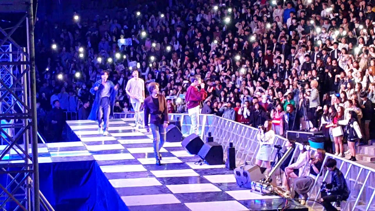 REALLY REALLY (ENCORE) - WINNER at Kyunghee Univ Festival 180509