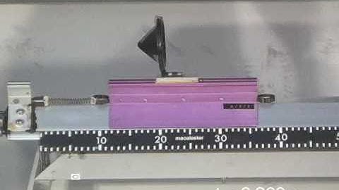 Glider attached to a spring: Observational experiment