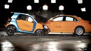 Mercedes S-CLASS vs SMART Fortwo FRONTAL Crash Test