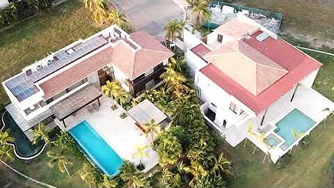 Exploring 3D Gaussian Splatting (3DGS) from UAV images - Villa at the lake Scene