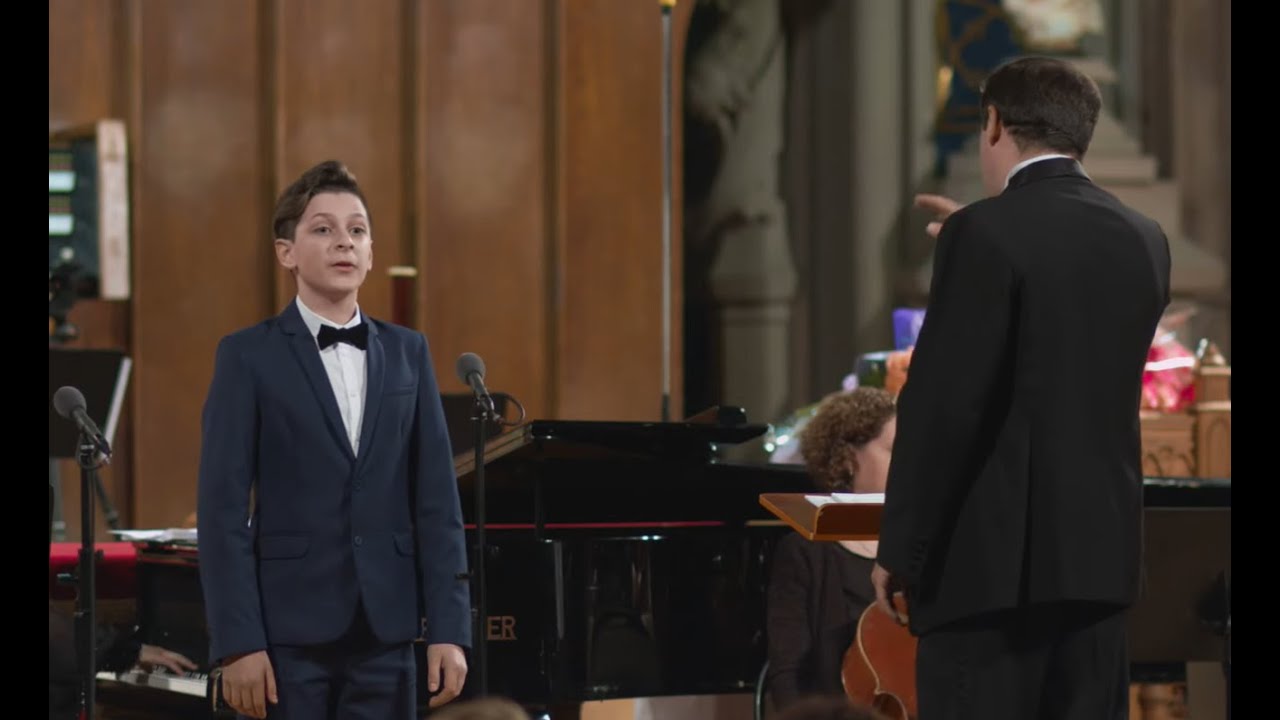 Amar Pelos Dois, Luísa Sobral. Solo - Oleksii Yehorychev-Krimberg.