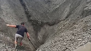 Barge unloads 2800 tons of iron ore Part 1 - iron ore is consumed a lot - vlog of work on the barge