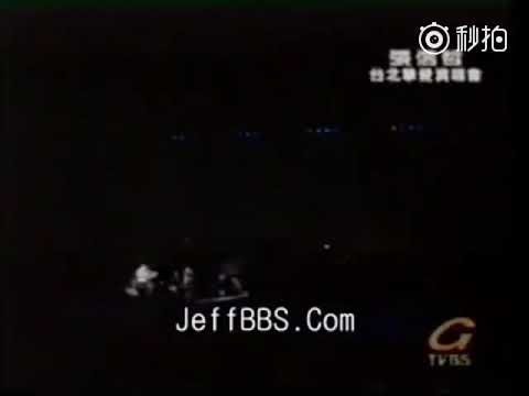 张信哲《且行且珍惜》1997年【台北挚爱演唱会】拉小提琴的阿哲好帅气！