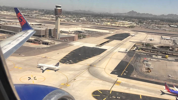 Sun Country Airlines 737-700 N711SY take-off from Phoenix (PHX)