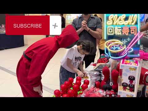 طفله تلعب لعبه الحبار شوفو الحبار شسوه بيها