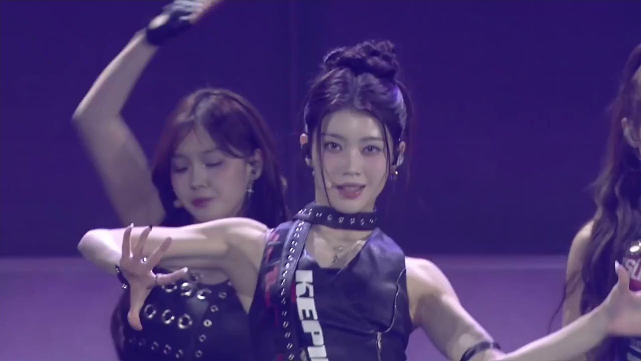 #KEP1ER Bubble Gum at  Weibo Cultural Exchange Night 2025