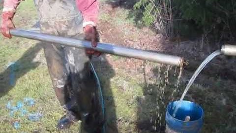 Extracting a Rock Core Sample from a Wireline Core Barrel