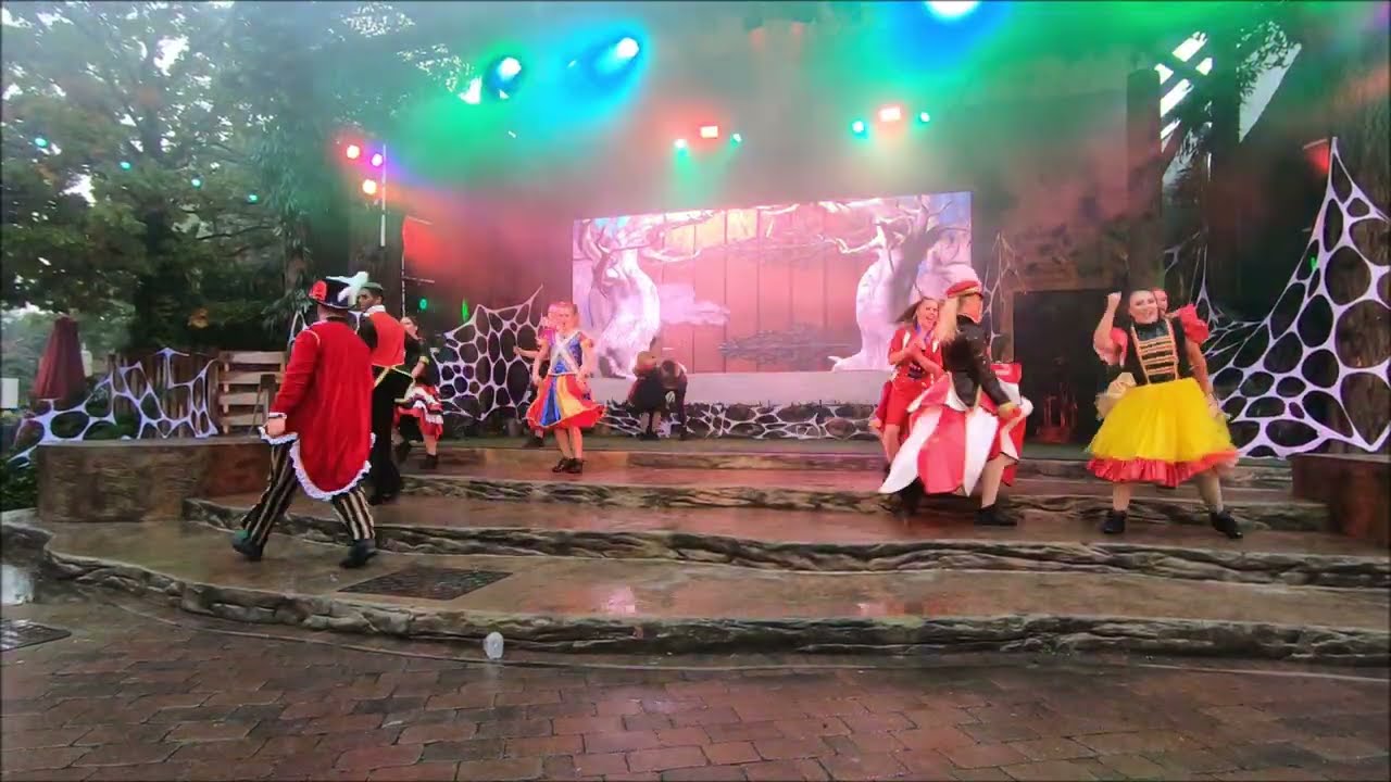 Chessington World Of Adventures - Howl'o'Ween Live - Saturday 12th October 2019 | kittikoko