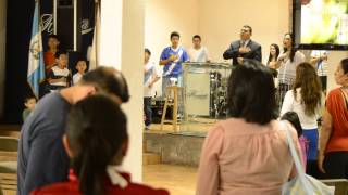 Iglesia Hosanna cantando himno nacional Guatemala