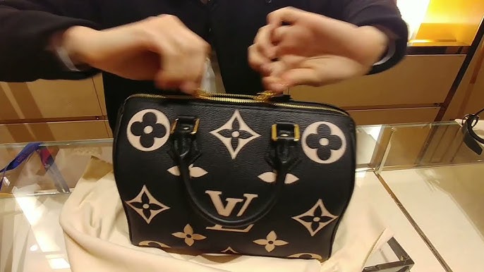 Louis Vuitton Speedy 25 Bandouliere Bag Bicolor Monogram Empreinte Giant  Black Leather ref.952615 - Joli Closet