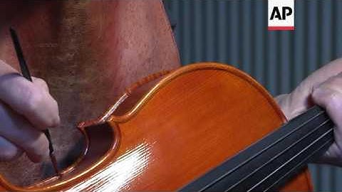The art of violin making has a renaissance in Italy