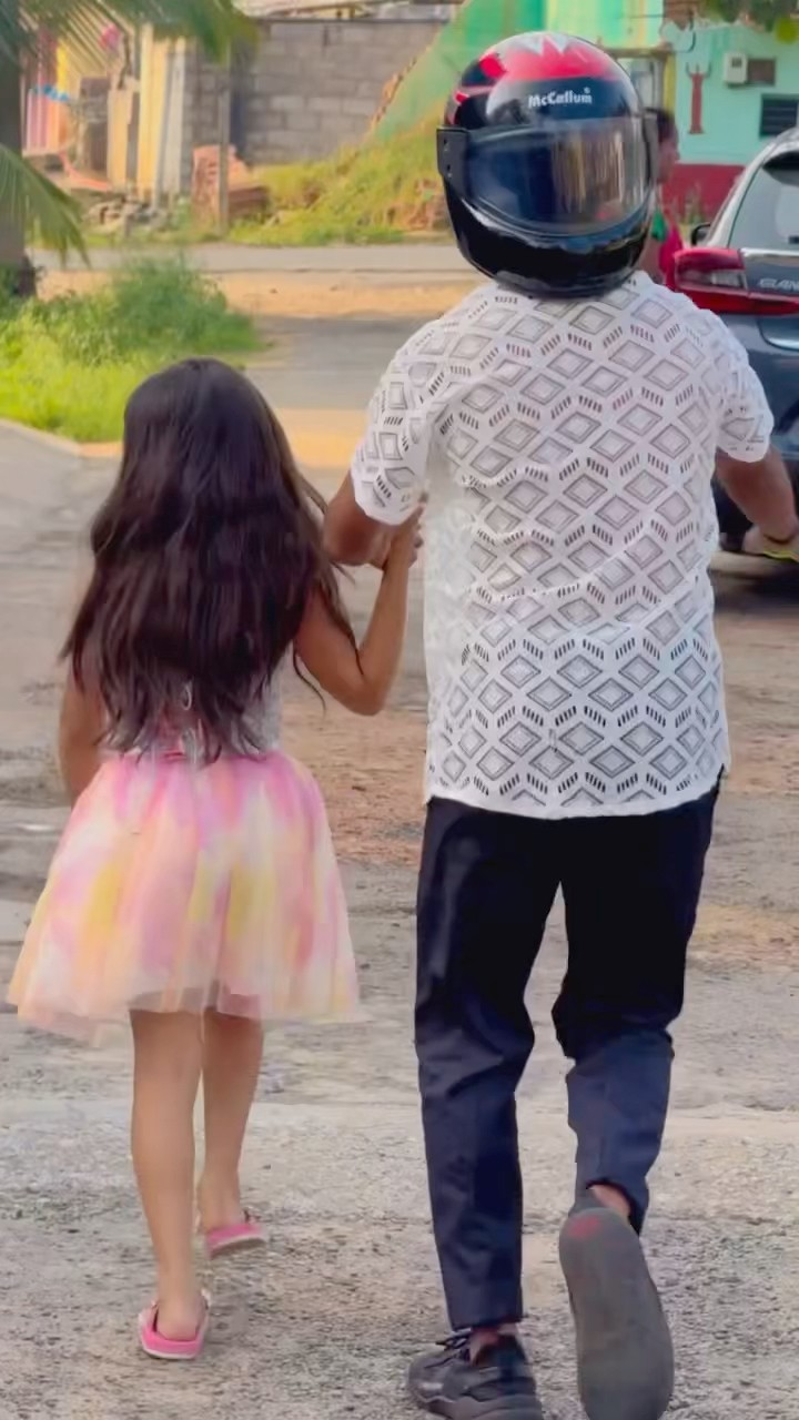 Oh, what can she do ??? @Vasanth.Dancer #aajkiraat #funny #couple #love #viral #shorts #comedy