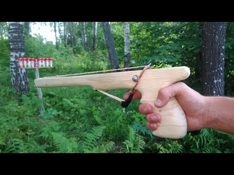 Как сделать оружие в домашних условиях из дерева который стреляет