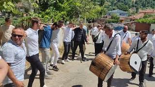 Vur Oynasın Tellere