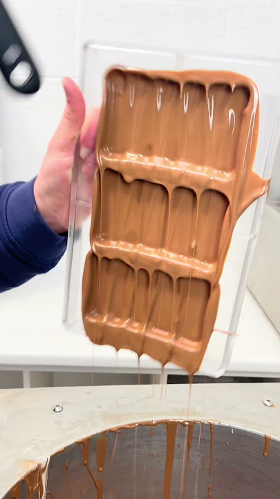 The King of Caramel Chocolate Bar 🍫 #chocolatier #chocolate #caramel #smallbusiness #artisan