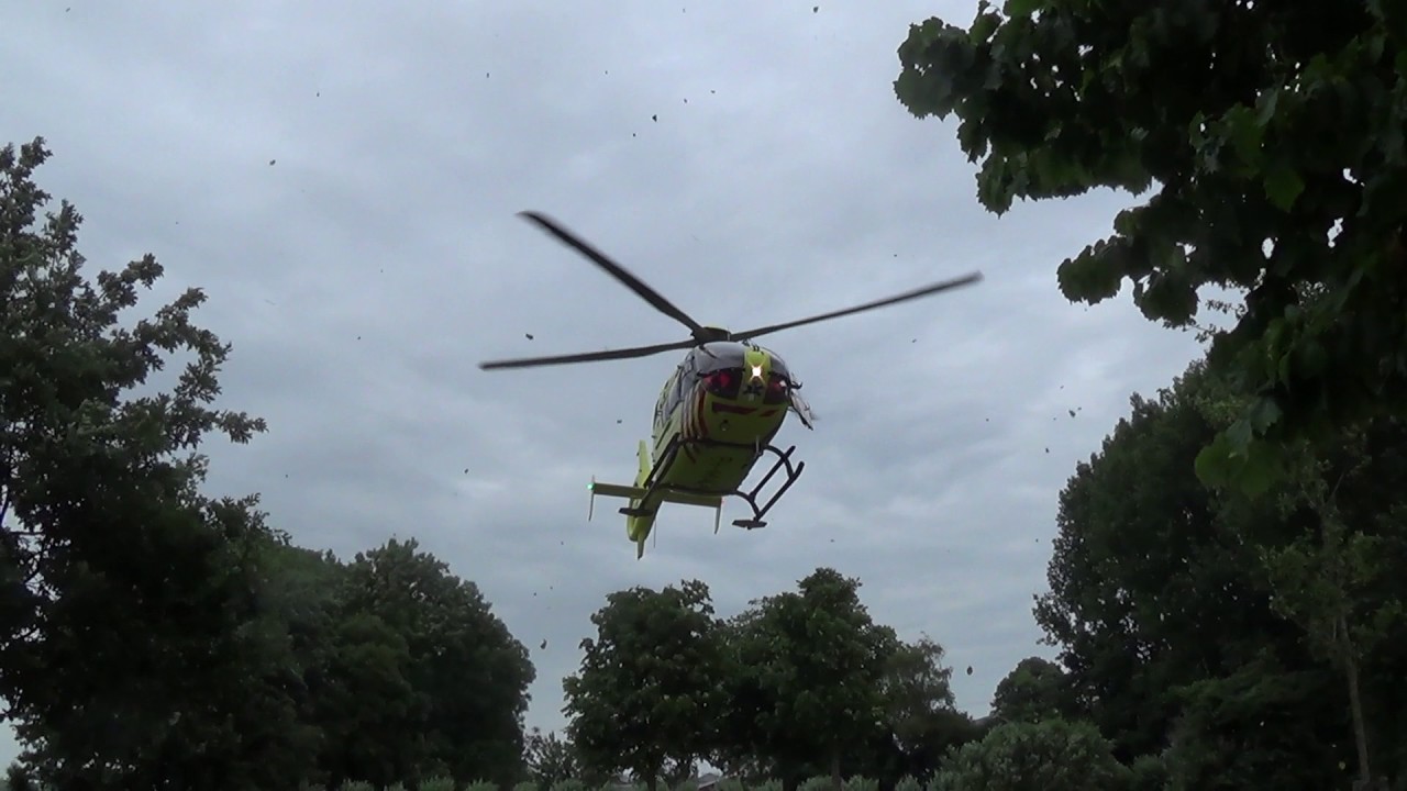 nootdorp kapper #Traumahelikopter landing Klapwijk #Pijnacker - Trauma helicopter