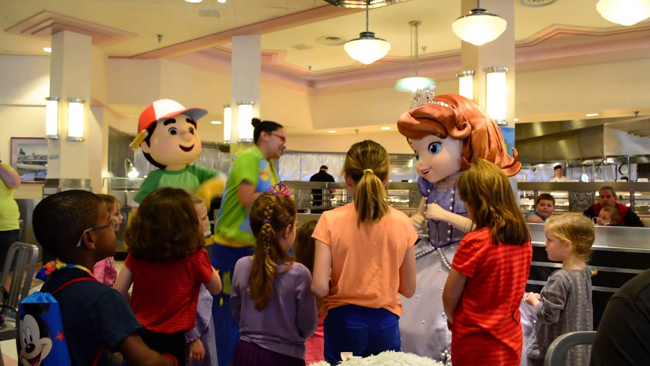 Hollywood and Vine Character meal Talk like a pirate song at Walt